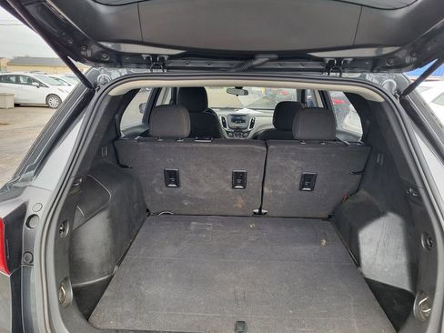 Used 2021 Chevrolet Equinox LS FWD image 9