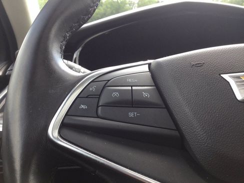 Used 2018 Cadillac XT5 Luxury w/ Driver Awareness Package AWD/4WD image 28