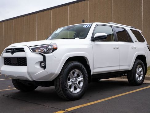 Used 2021 Toyota 4Runner SR5 image 4