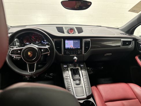 Used 2018 Porsche Macan GTS AWD/4WD image 29