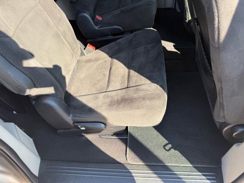 Used 2016 Dodge Grand Caravan SXT image 61