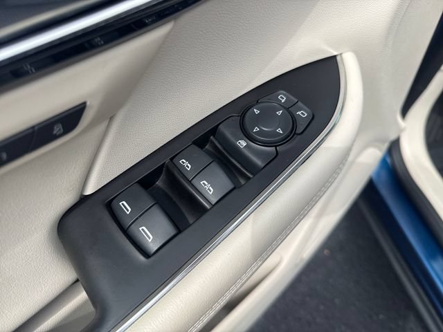 Used 2023 Buick Envision Essence AWD/4WD image 13