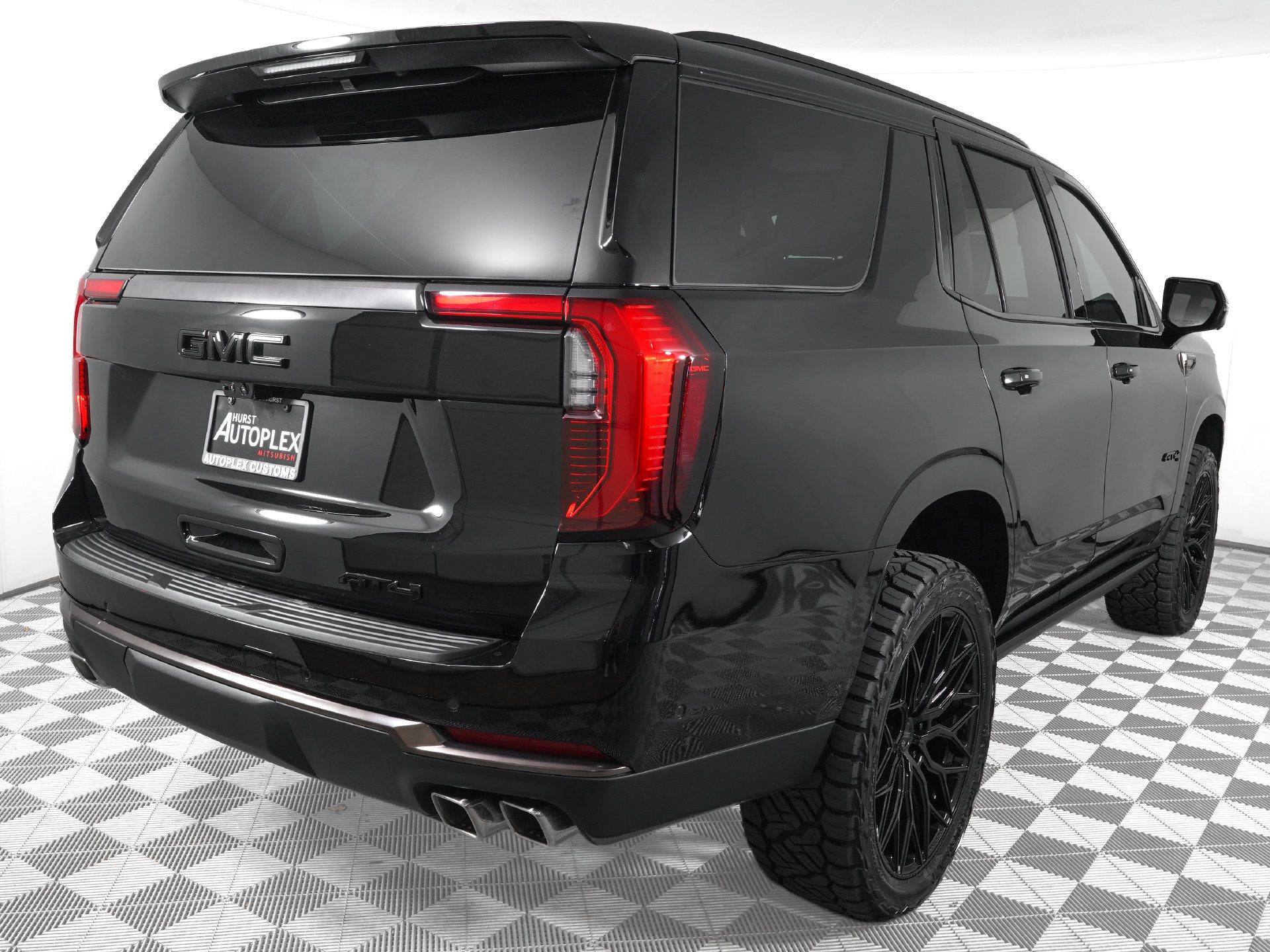 Used 2026 GMC Yukon AT4 Ultimate w/ LPO, Floor Liner Package AWD/4WD image 6