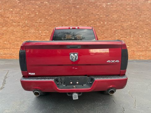 Used 2015 RAM 1500 Express image 9