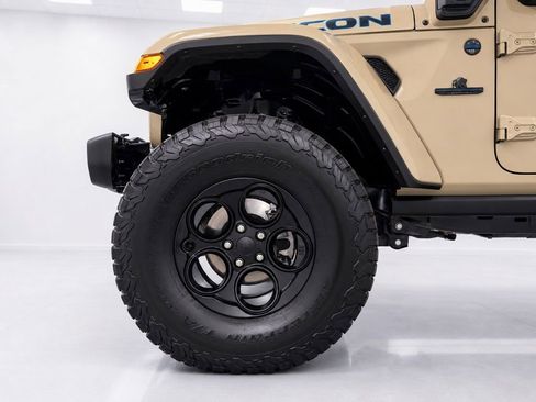 Used 2022 Jeep Wrangler Unlimited Rubicon 4xe w/ Cold Weather Group AWD/4WD image 16