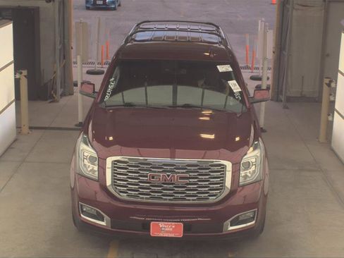 Used 2018 GMC Yukon Denali image 8