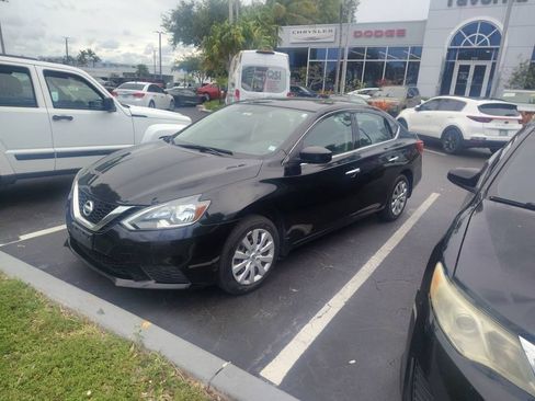 Used 2016 Nissan Sentra S FWD image 1