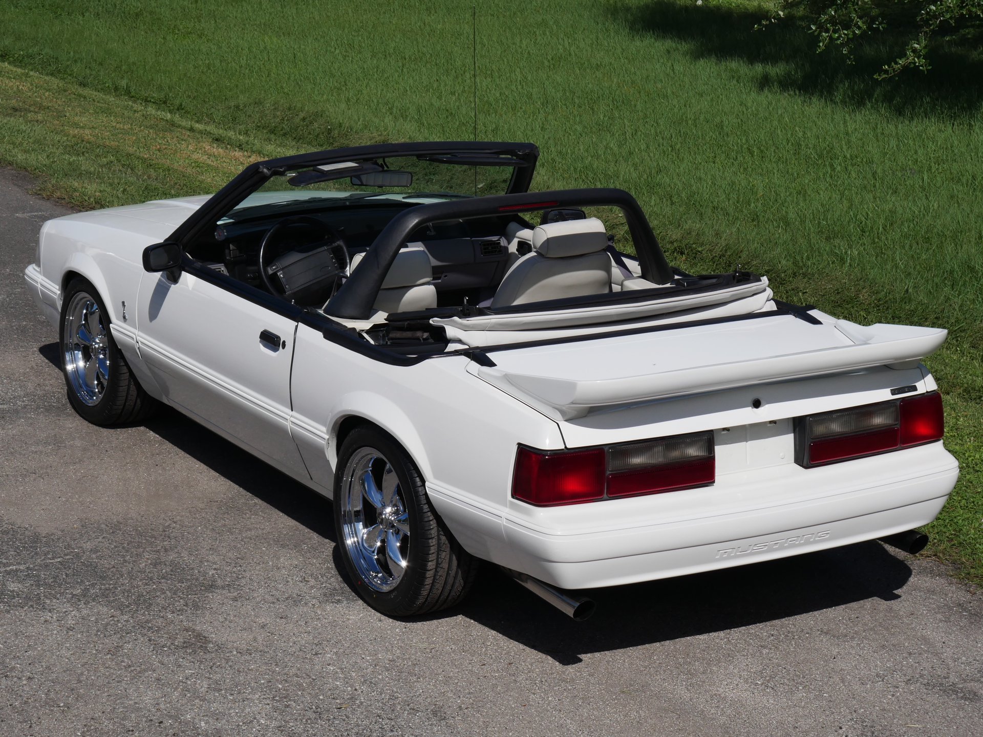 Used 1993 Ford Mustang LX RWD image 10