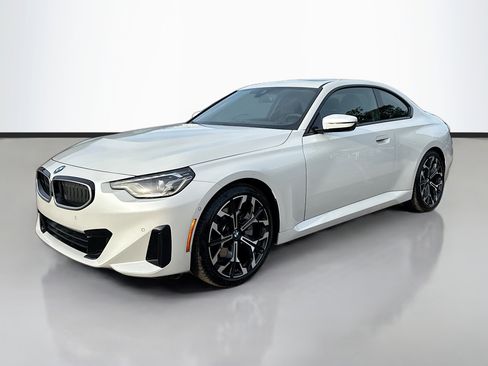 Used 2025 BMW 230i Coupe image 7
