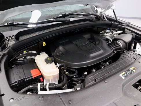 Used 2022 Jeep Grand Cherokee Overland w/ Luxury Tech Group IV image 19