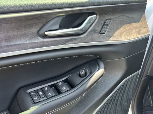 New 2026 Jeep Grand Cherokee L Limited AWD/4WD image 13
