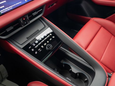 New 2026 Porsche Macan 4S Electric AWD/4WD image 21