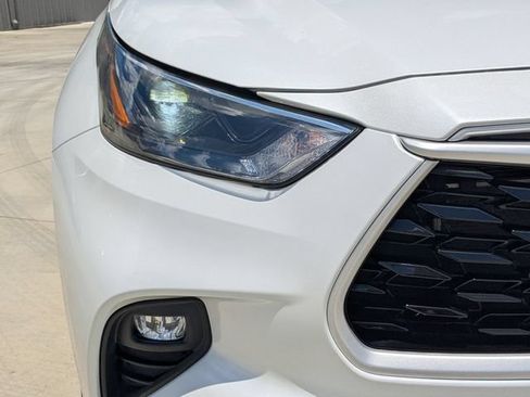 Used 2023 Toyota Highlander XLE FWD image 9