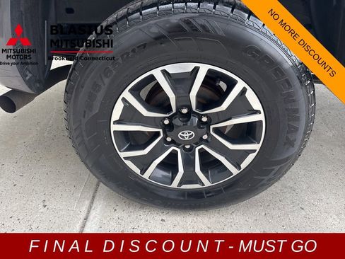 Used 2021 Toyota Tacoma TRD Sport w/ Technology Package image 12