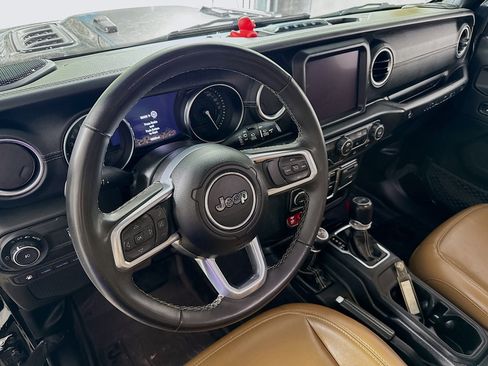 Used 2023 Jeep Wrangler Unlimited Rubicon 4xe w/ Cold Weather Group AWD/4WD image 13