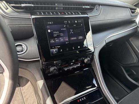 Used 2023 Jeep Grand Cherokee L Laredo image 20