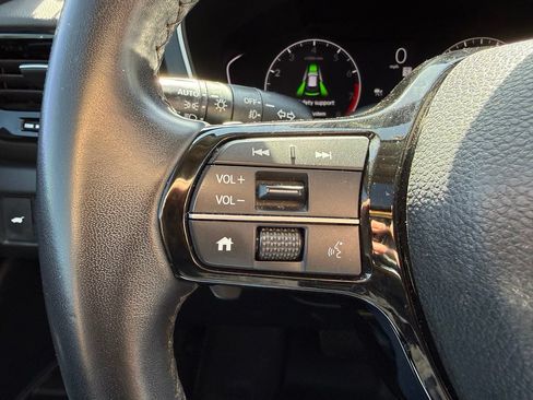 Used 2024 Honda Pilot Touring image 13