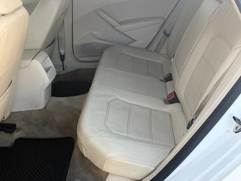 Used 2012 Volkswagen Passat TDI SE FWD image 13