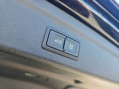 New 2025 Audi Q3 2.0T Premium image 18