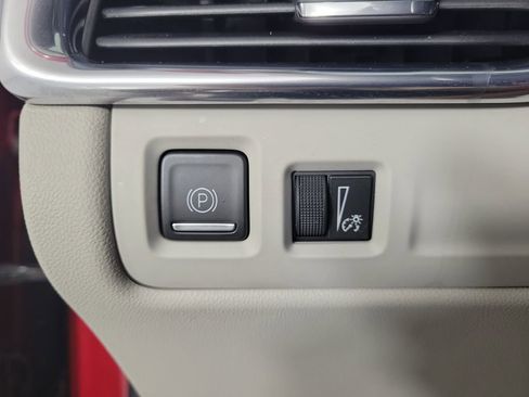 Used 2021 Cadillac XT4 Premium Luxury w/ Driver Awareness Package FWD image 30