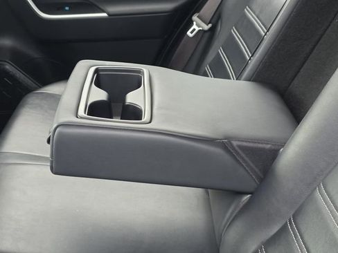 Used 2019 Toyota RAV4 XLE Premium FWD image 11