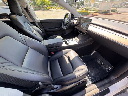 Used 2021 Tesla Model Y Long Range AWD/4WD image 12