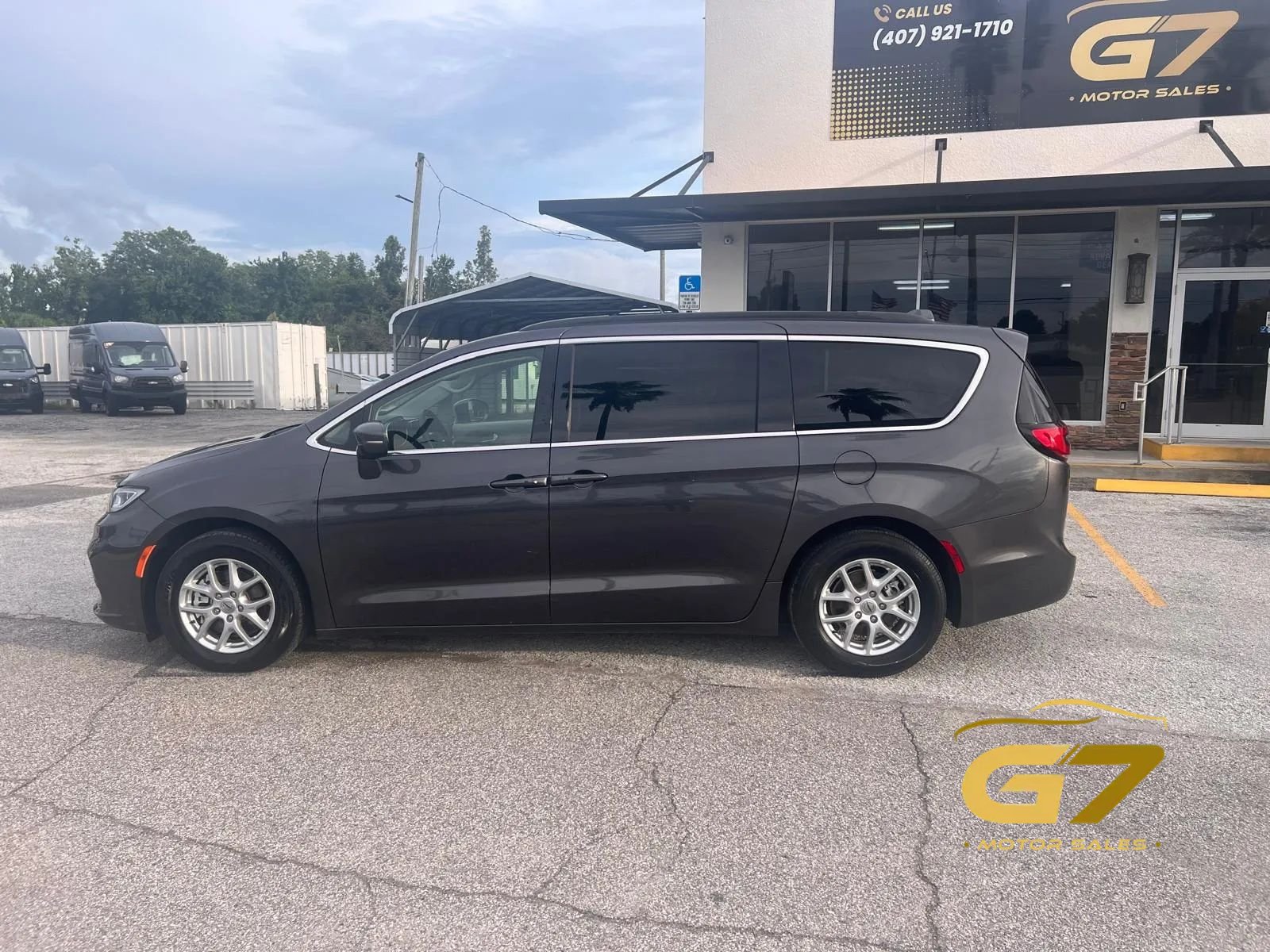 Used 2026 Chrysler Pacifica Select FWD image 5