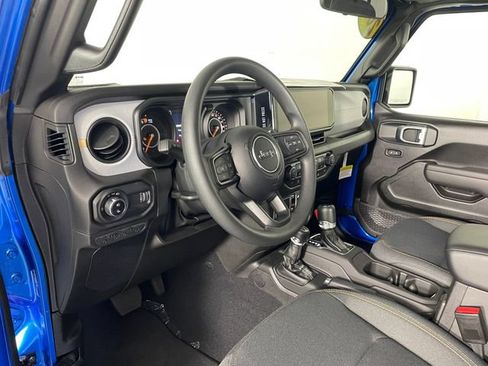 New 2026 Jeep Gladiator Sport AWD/4WD image 2