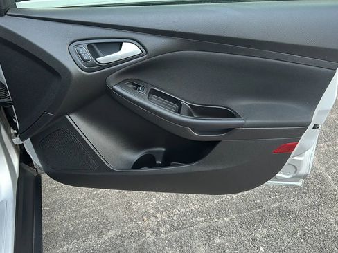 Used 2015 Ford Focus SE image 19