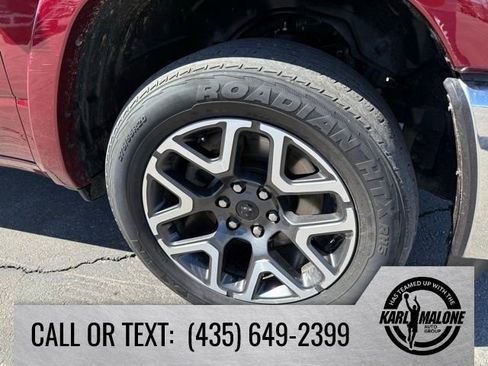 Used 2025 RAM 1500 Laramie AWD/4WD image 9