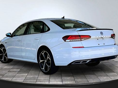 Used 2020 Volkswagen Passat 2.0T R-Line FWD image 4