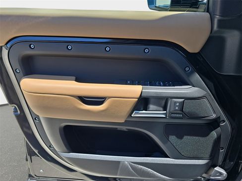 New 2025 Land Rover Defender 110 V8 image 26