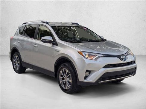Used 2016 Toyota RAV4 XLE AWD/4WD image 3