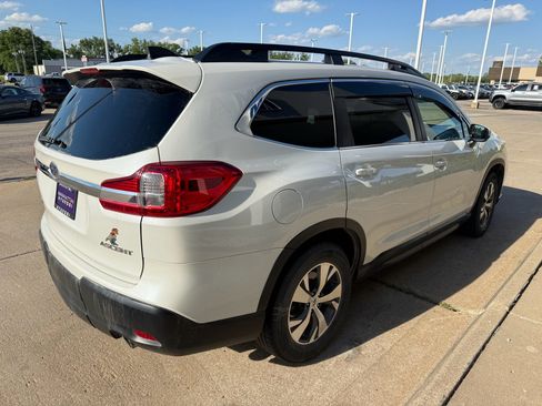 Used 2022 Subaru Ascent Premium AWD/4WD image 6