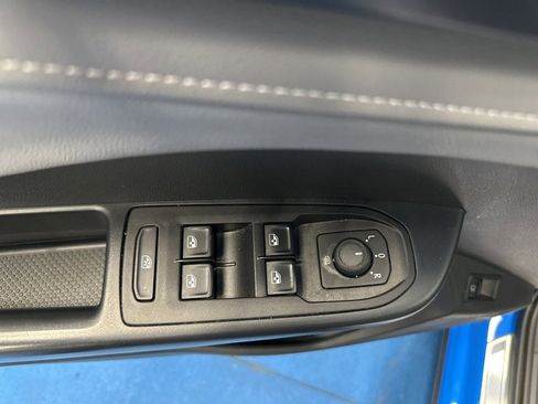 Used 2024 Volkswagen Taos SE image 25