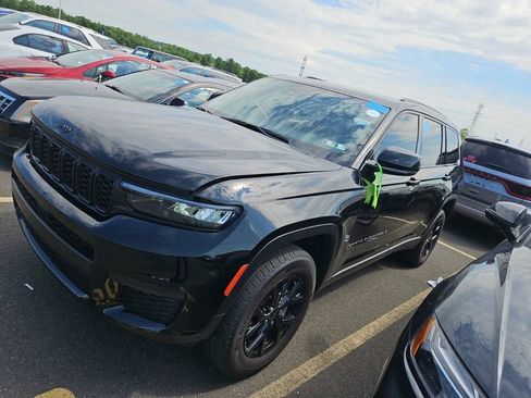 Used 2024 Jeep Grand Cherokee L Altitude AWD/4WD image 5