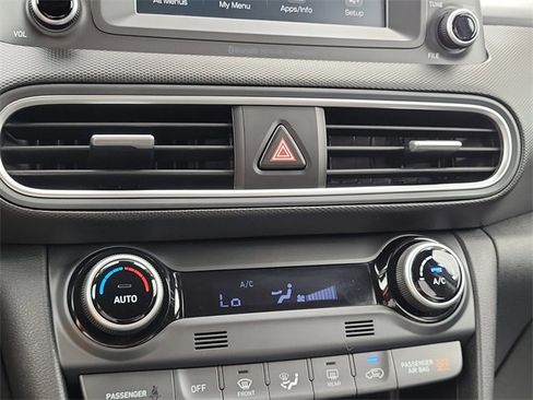 Used 2018 Hyundai Kona Limited image 19