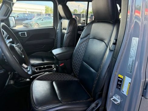 Used 2023 Jeep Wrangler Unlimited Sahara AWD/4WD image 20