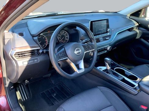 Used 2023 Nissan Altima 2.5 SV FWD image 18