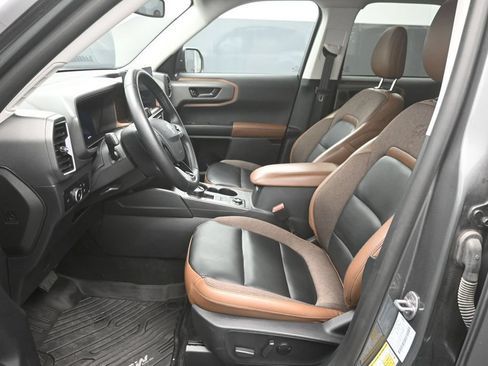 Certified 2025 Ford Bronco Sport Outer Banks w/ Outer Banks Tech Package+ AWD/4WD image 19