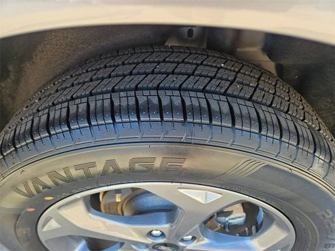 Used 2024 Ford Escape ST-Line image 26