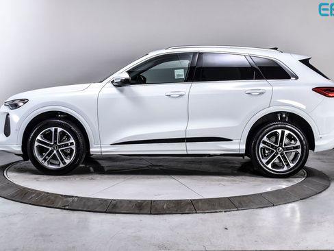 Used 2025 Audi Q5 Premium w/ Convenience Package AWD/4WD image 3