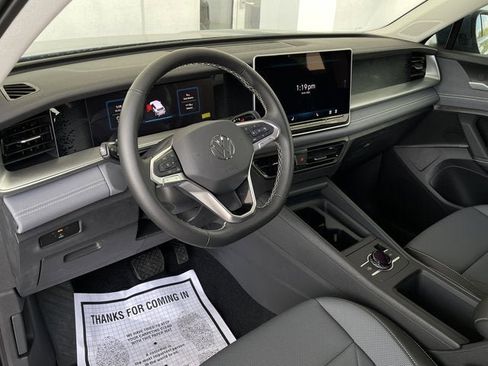 New 2026 Volkswagen Tiguan SE R-Line image 11