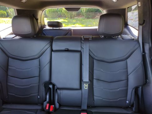 Certified 2025 Cadillac XT6 Premium Luxury w/ Platinum Package image 23