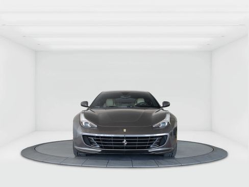Certified 2018 Ferrari GTC4Lusso image 8
