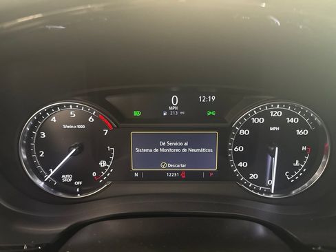 Used 2024 Cadillac XT5 Luxury FWD image 3