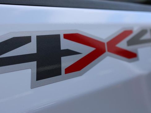 Used 2024 Chevrolet Silverado 1500 LT image 8