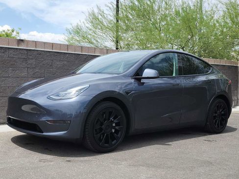 Used 2021 Tesla Model Y Long Range AWD/4WD image 4