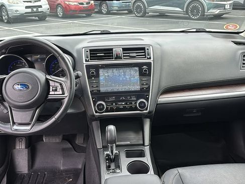 Used 2018 Subaru Outback 3.6R Limited AWD/4WD image 12