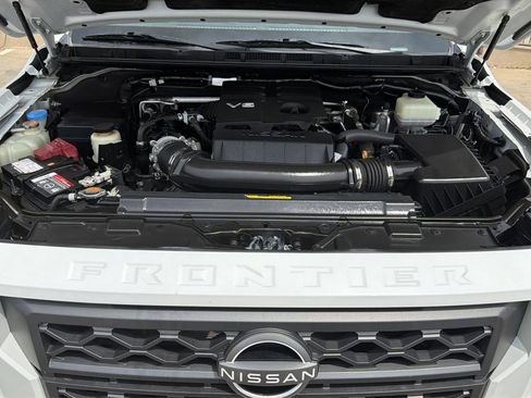 Used 2022 Nissan Frontier SV AWD/4WD image 33